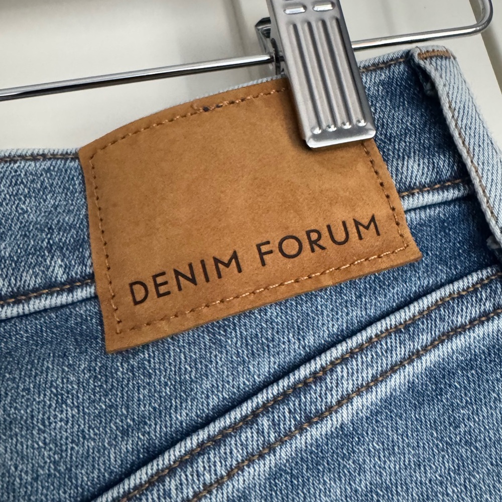 NWT Aritzia Denim Forum The Lola High Rise Skinny Crop Jeans Light Wash Size 23 - Picture 3 of 5